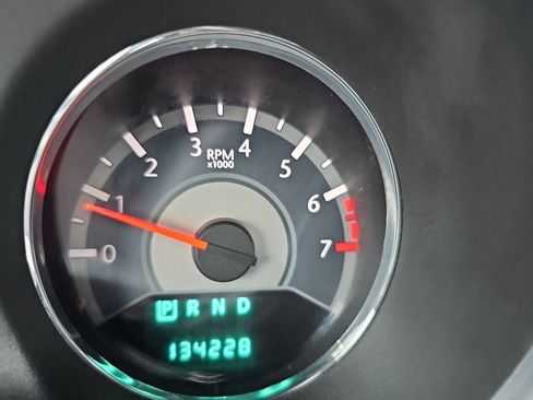 Used 2012 Chrysler 200 Touring FWD image 13