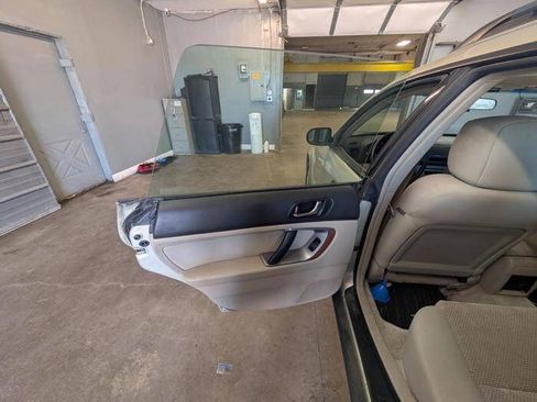 Used 2006 Subaru Outback 2.5i AWD/4WD image 24