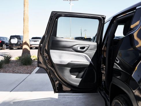 Used 2023 Jeep Compass Sport image 15