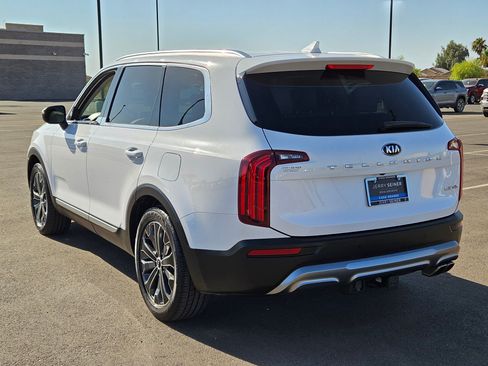 Used 2021 Kia Telluride EX w/ EX Premium Package FWD image 3