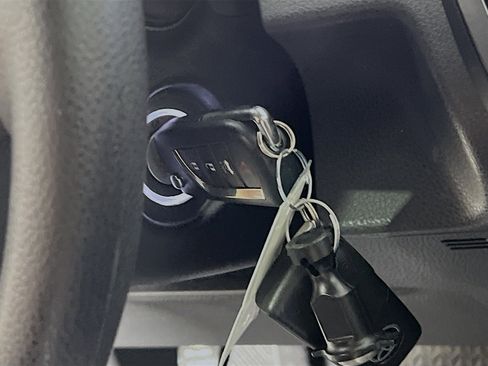 Used 2020 Toyota Camry LE image 23