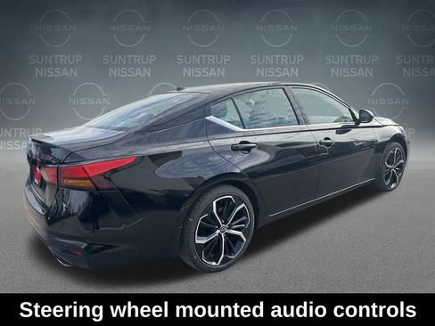 Used 2025 Nissan Altima 2.5 SR FWD image 7