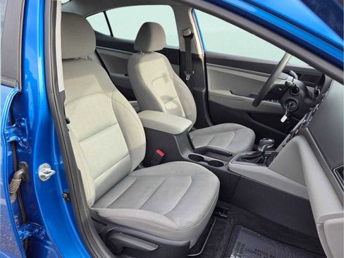 Used 2018 Hyundai Elantra SE FWD image 18