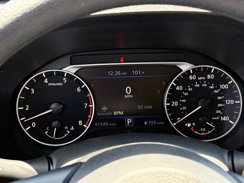 Used 2025 Nissan Altima 2.5 SV FWD image 12