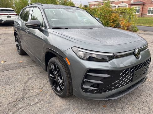 New 2026 Volkswagen Tiguan SE R-Line image 3