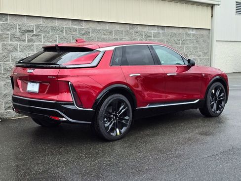 New 2025 Cadillac Lyriq Luxury image 8