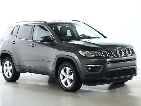 Used 2019 Jeep Compass Latitude w/ Popular Equipment Group image 11