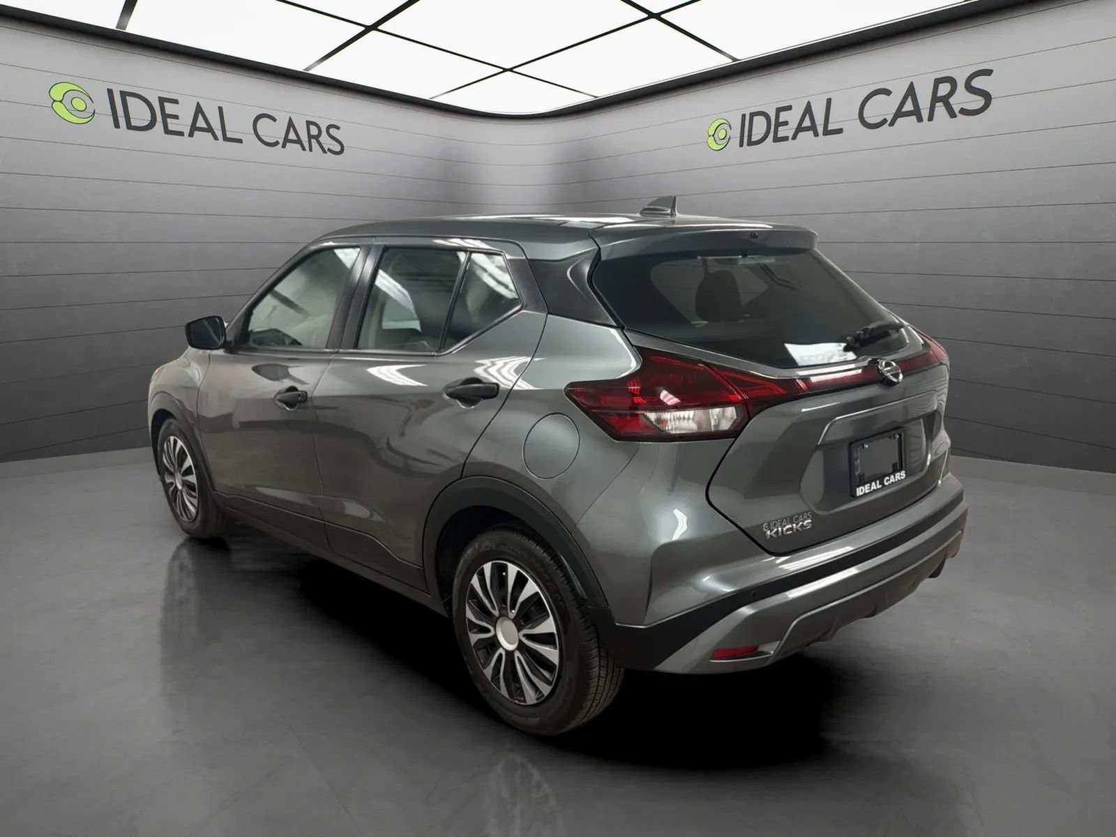 Used 2021 Nissan Kicks S FWD image 7