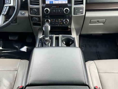 Used 2017 Ford F150 Lariat w/ Equipment Group 502A Luxury AWD/4WD image 19