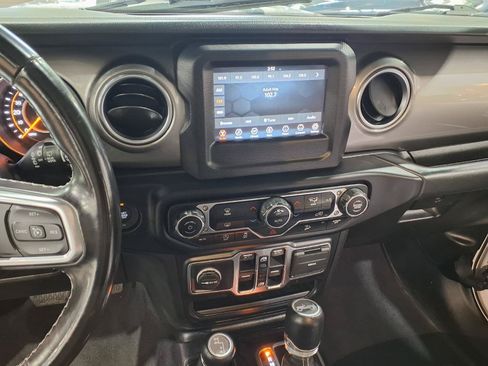 Certified 2019 Jeep Wrangler Unlimited Sahara AWD/4WD image 10