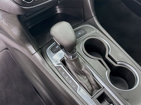 Used 2022 Chevrolet Equinox LT image 16