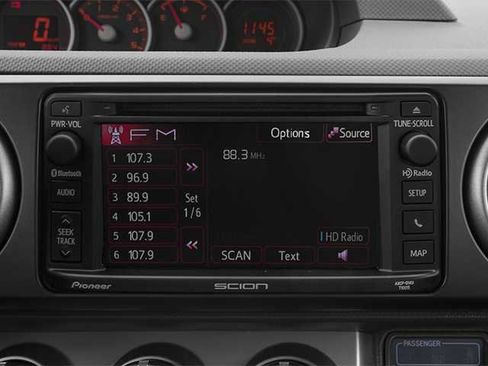 Used 2014 Scion xB FWD image 7