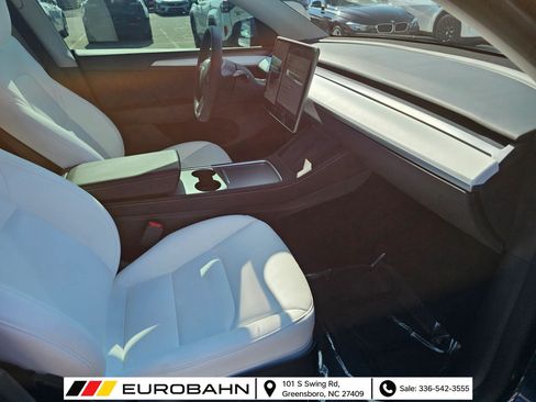 Used 2024 Tesla Model Y Performance AWD/4WD image 25