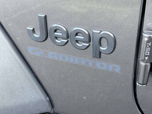 Used 2020 Jeep Gladiator Sport w/ Quick Order Package 24S AWD/4WD image 2