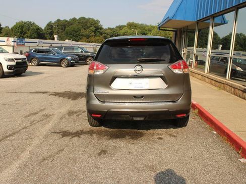 Used 2015 Nissan Rogue S FWD image 5