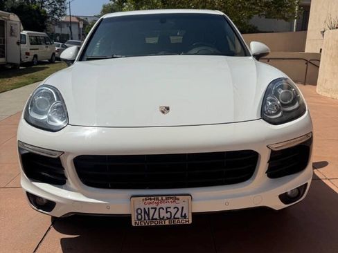 Used 2016 Porsche Cayenne AWD/4WD image 5