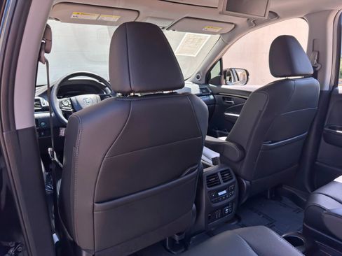 Used 2021 Honda Pilot Touring image 38