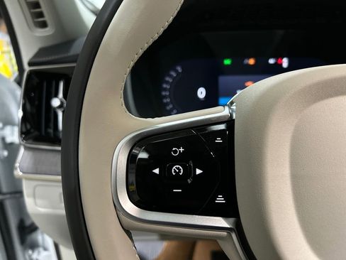 New 2026 Volvo XC90 T8 Ultra w/ Protection Package Premier AWD/4WD image 16