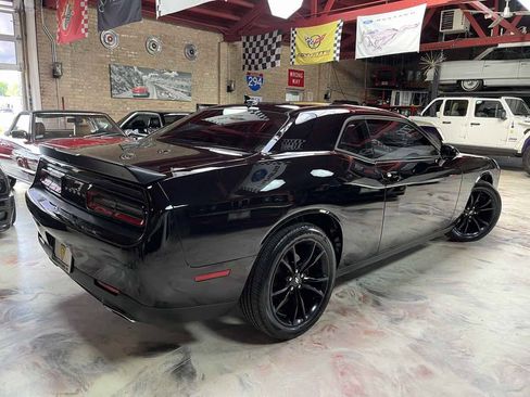 Used 2018 Dodge Challenger SXT Plus RWD image 2