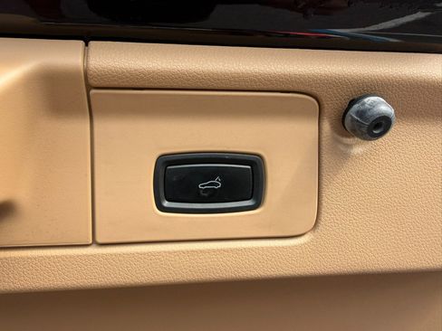 Used 2011 Porsche Panamera image 39