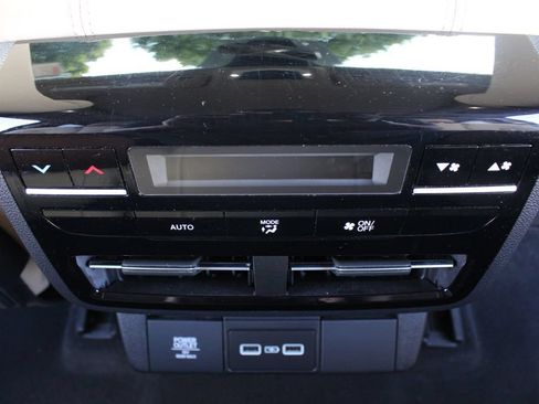 Used 2023 Acura MDX SH-AWD image 16