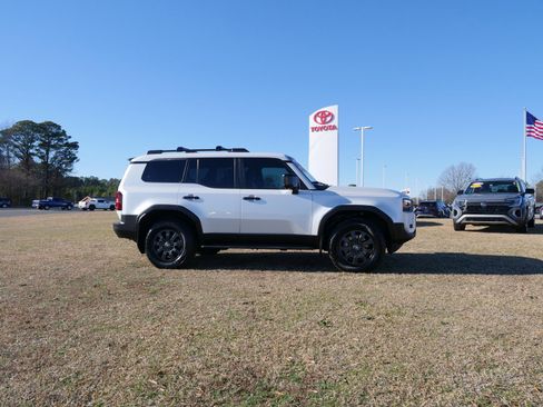 Used 2025 Toyota Land Cruiser image 3