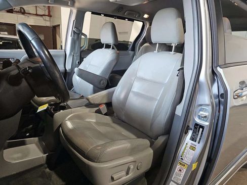 Used 2016 Toyota Sienna XLE Premium w/ Protection Package AWD/4WD image 6
