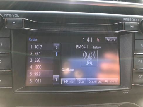 Used 2018 Toyota RAV4 LE w/ Carpet Mat Package AWD/4WD image 21