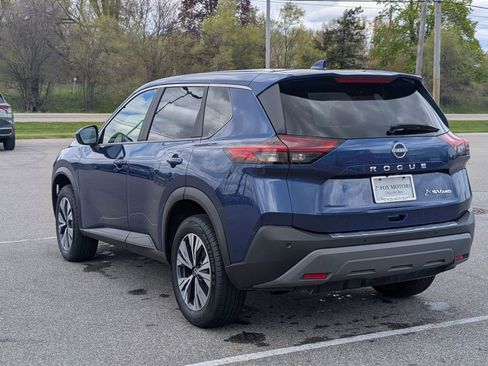 Used 2023 Nissan Rogue SV AWD/4WD image 6