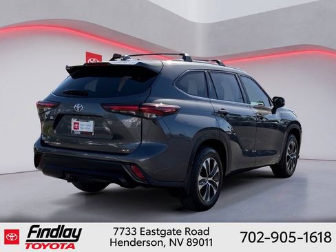 Certified 2025 Toyota Highlander XLE AWD/4WD image 3