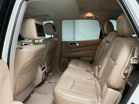 Used 2015 Nissan Pathfinder Platinum w/ Family Entertainment Package image 11