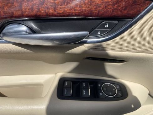 Used 2018 Cadillac XT5 Luxury w/ Driver Awareness Package FWD image 24