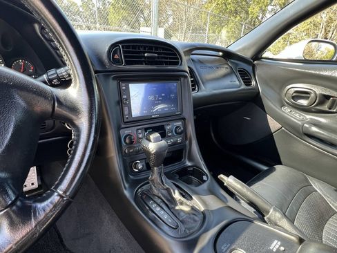 Used 2001 Chevrolet Corvette Coupe w/ Preferred Equipment Group2 image 28