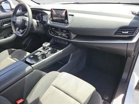 Certified 2026 Nissan Rogue SV FWD image 28