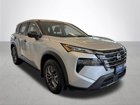 Certified 2025 Nissan Rogue S AWD/4WD image 6