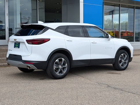 Certified 2025 Chevrolet Blazer LT AWD/4WD image 3