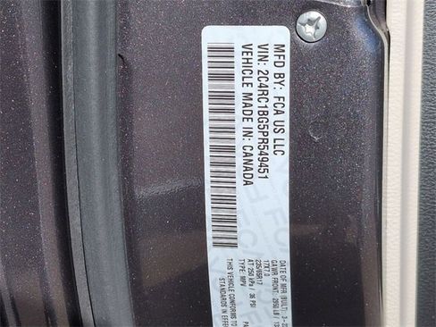 Used 2023 Chrysler Pacifica Touring-L image 33