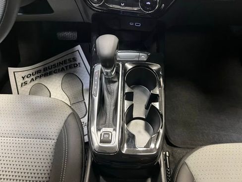 Used 2025 Chevrolet Trax LT image 19