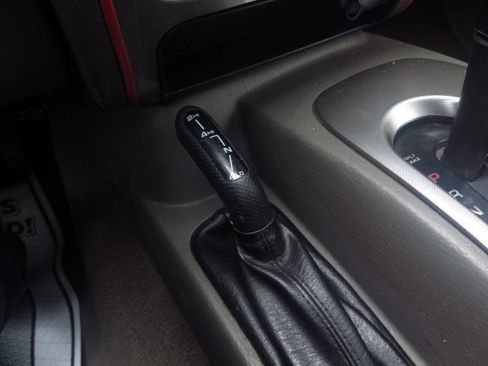 Used 2005 Jeep Liberty Renegade image 11