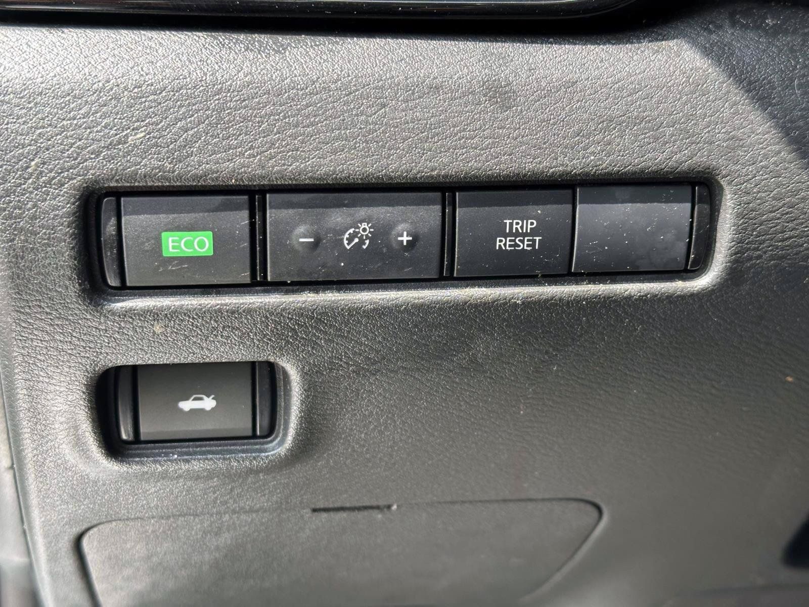 Certified 2023 Nissan Sentra SV FWD image 19