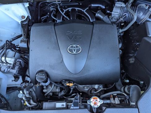 Used 2018 Toyota Highlander XLE AWD/4WD image 56