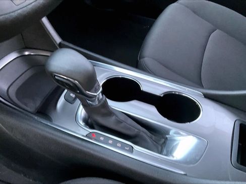 Used 2021 Chevrolet Malibu LS image 16