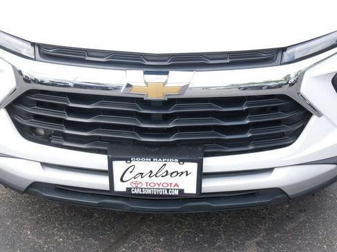 Used 2025 Chevrolet TrailBlazer LT AWD/4WD image 9