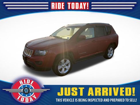 Used 2016 Jeep Compass Latitude image 1