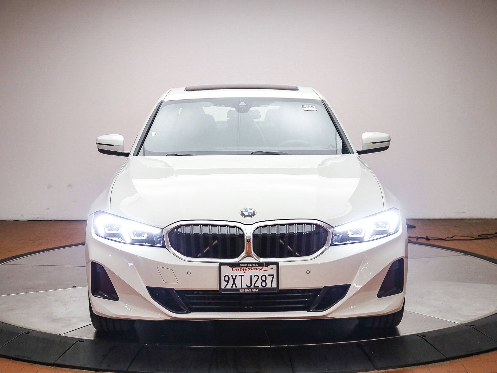 Used 2026 BMW 330i Sedan w/ Convenience Package RWD image 2