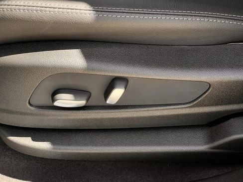 New 2026 Cadillac XT5 Luxury image 21