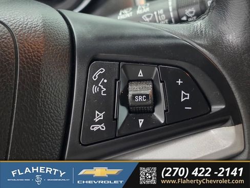 Used 2021 Chevrolet Trax LT w/ LT Convenience Package AWD/4WD image 24