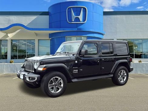 Used 2022 Jeep Wrangler Unlimited Sahara w/ Cold Weather Group AWD/4WD image 3