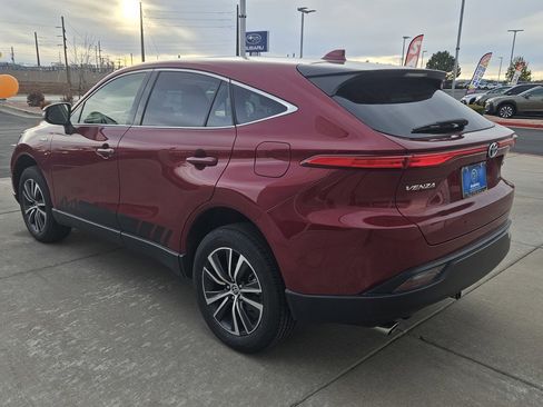 Used 2021 Toyota Venza LE w/ Carpet Mat Package (TMS) AWD/4WD image 24