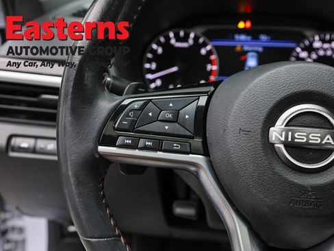 Used 2023 Nissan Altima 2.5 SR AWD/4WD image 15